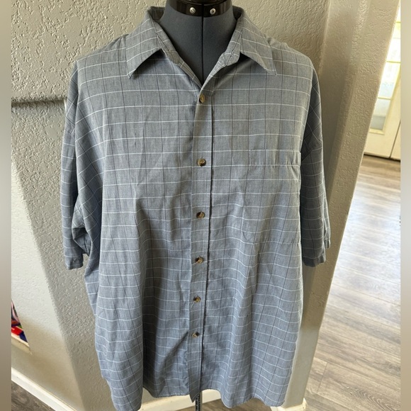 Men’s Button Down - Picture 1 of 3